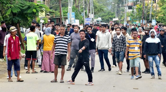 মণিপুরে ব্যাপক সংঘর্ষ, ইন্টারনেট বন্ধ ঘোষণা